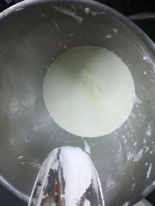 樹(shù)莓白朱古力慕斯的做法