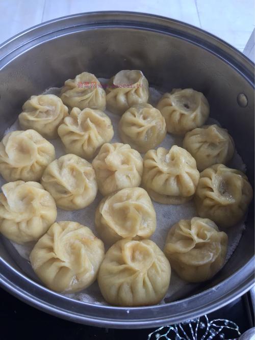 蘿卜莖葉餡南瓜皮包子的做法