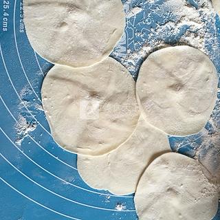 韭菜盒子的做法步驟:8