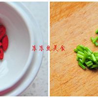 冬季來(lái)碗暖暖的養(yǎng)生滋補(bǔ)靚湯——PK酒店鮮美海參湯的做法圖解3