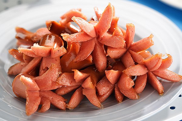  蜜汁甜辣脆皮腸 的做法