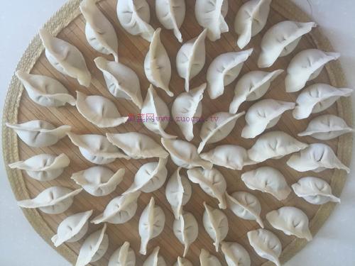 豬肉蒜苗餃子的做法