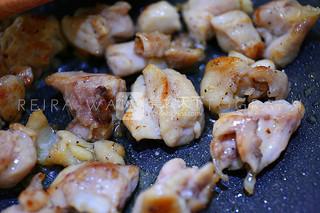 茄汁卷心菜燉雞肉的做法步驟：3