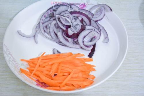 青菜肉絲炒面的做法