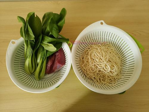 青菜肉絲炒面的做法