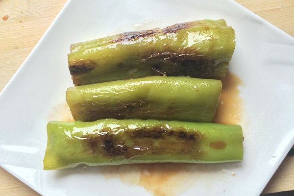 超簡(jiǎn)單虎皮尖椒的做法