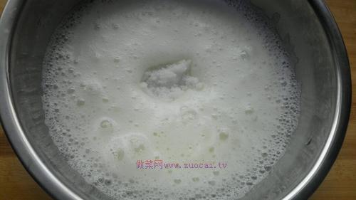 八寸巧克力戚風(fēng)蛋糕的做法