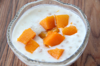 深受大眾們喜愛的一道甜品---楊枝甘露的做法步驟:7