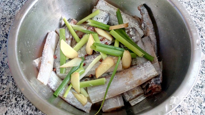 香煎刀魚(yú)的做法