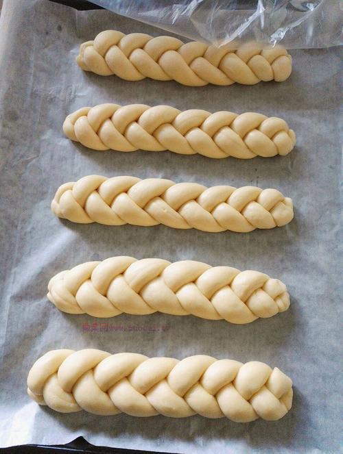 辮子面包的做法