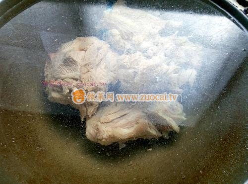 白蘿卜燉大骨頭的做法