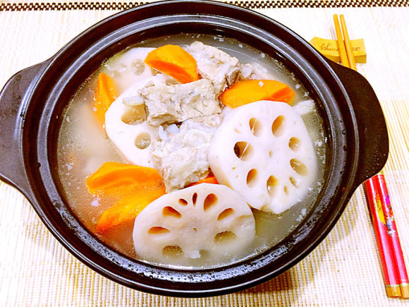 排骨蓮藕胡蘿卜湯