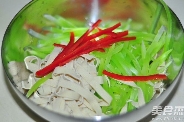 麻辣豆腐筍絲的做法