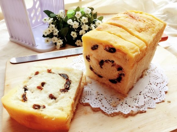葡萄干菠蘿吐司