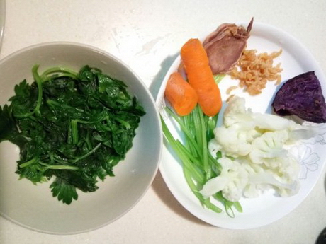 小白兔拔蘿卜的做法步驟1