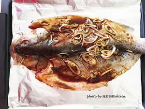 錫紙包鱸魚(yú)的做法步驟5