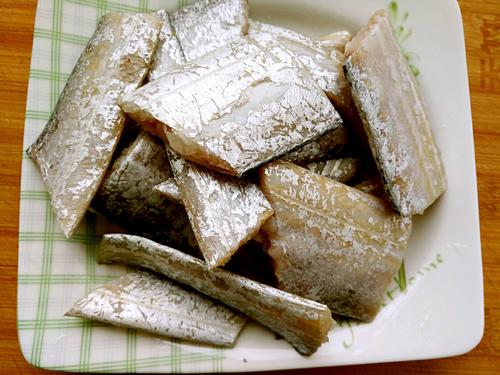 帶魚(yú)罐頭的做法