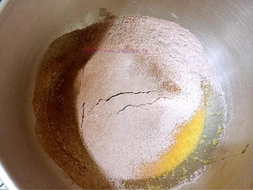 巧克力瑪?shù)铝盏案猓ㄓ衩子桶妫┑淖龇?/ data-Rq0f=