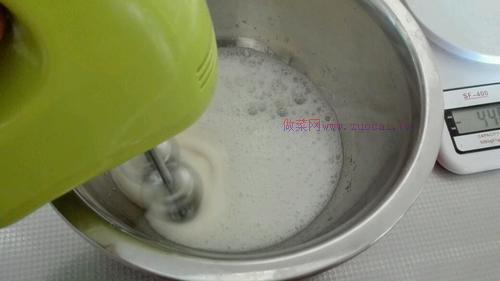 咖啡戚風(fēng)蛋糕的做法