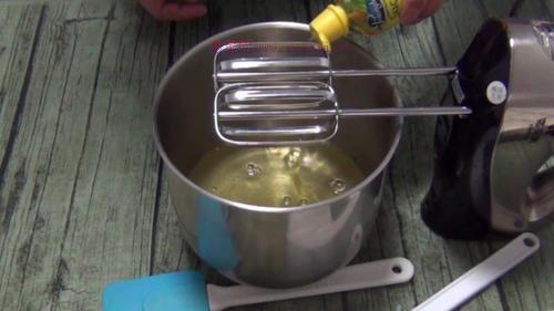 巧克力戚風(fēng)蛋糕8寸的做法