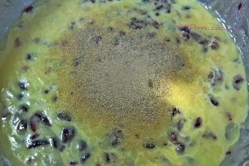 來(lái)一口糯香的蔓越莓牛角包香到整個(gè)人都融化了的做法