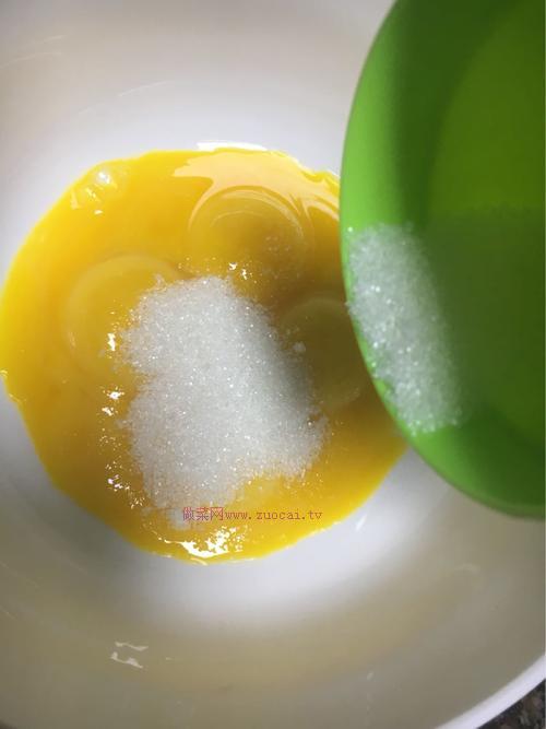 八寸戚風(fēng)蛋糕的做法