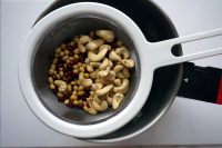 紅豆腰果豆?jié){的做法步驟2