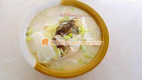 魚頭蘿卜湯的做法