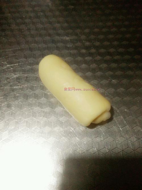 蔥香烤腸面包的做法