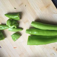 超簡(jiǎn)單虎皮尖椒的做法圖解1