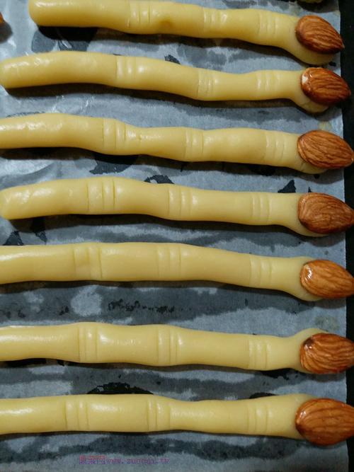 女巫手指餅干(萬(wàn)圣節(jié)必備)的做法