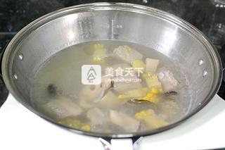 玉米燉排骨的做法步驟:9