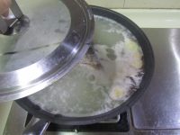 鯽魚(yú)蘿卜湯的做法步驟6