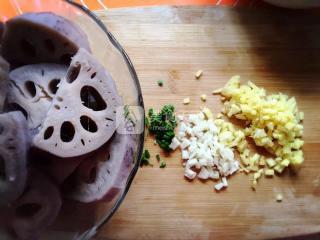 湖南小吃 麻辣藕片的做法步驟:2