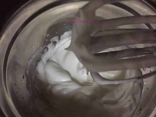 六寸戚風(fēng)蛋糕的做法