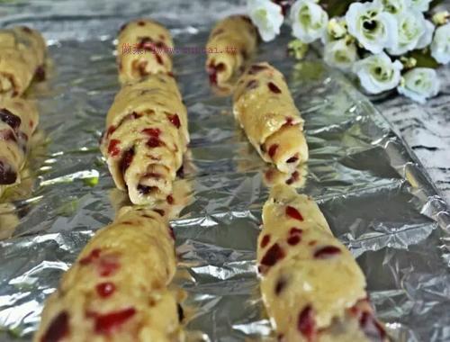 來(lái)一口糯香的蔓越莓牛角包香到整個(gè)人都融化了的做法