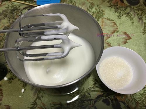 戚風(fēng)蛋糕6寸的做法