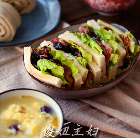 烤鴨風(fēng)味三明治的做法