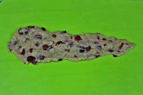 來(lái)一口糯香的蔓越莓牛角包香到整個(gè)人都融化了的做法