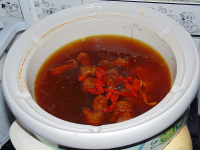 強(qiáng)身健體藥膳湯：【姬松菇蟲草花骨頭湯】的做法步驟5