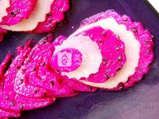 鳳凰呈祥【創(chuàng)意水果拼盤】的做法步驟:8