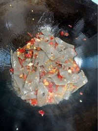 剁椒炒魔芋的做法步驟6