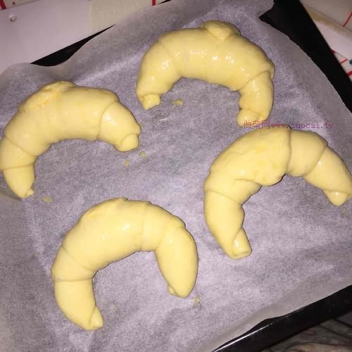 月牙面包(超級(jí)松軟拉絲)的做法