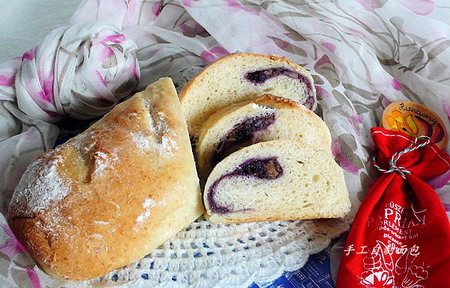 胚芽酸奶果醬面包