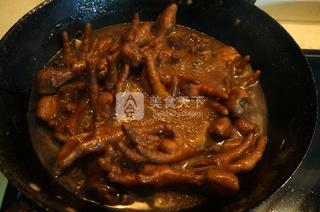 鹵雞爪的做法步驟：3