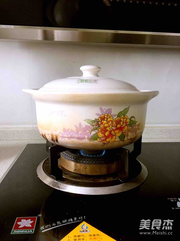 生地燉豬蹄的做法