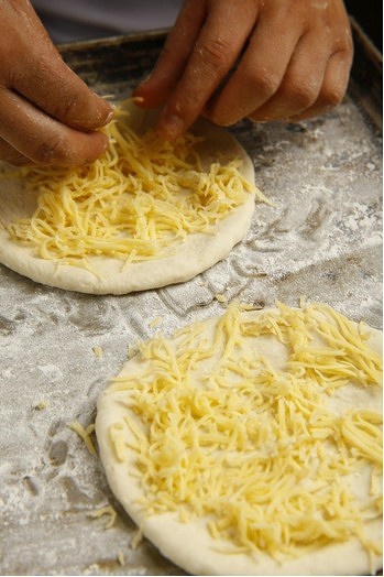 芝士洋蔥佛卡夏面包的做法 步驟7