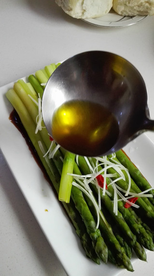 白灼蘆筍