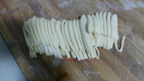 尖椒肉絲鹵手搟面的做法