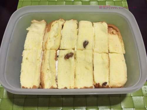 白葡萄果干淡奶油三文蛋糕便當?shù)淖龇?/ data-r9Vb=